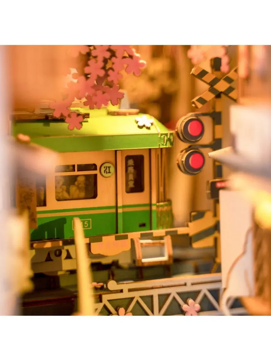 3D-пазл из дерева Book Nook Tokyo in Spring Robotime — изображение 5 из 7, розовый