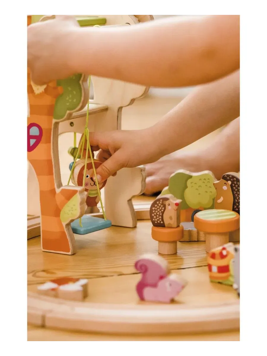 Деревянный игровой набор с поездом Tree House Montessori-Inspired 45-Piece Playset Bababoo and — изображение 4 из 7