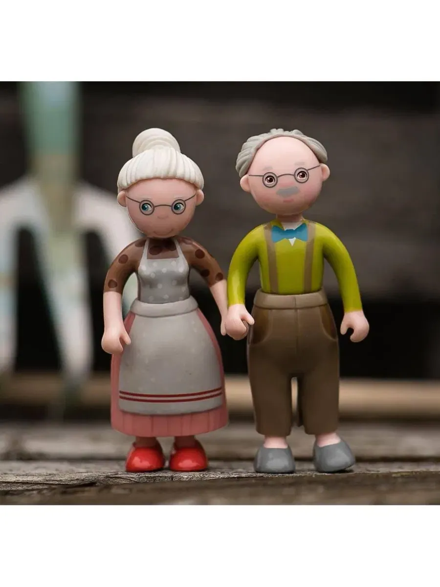 Игрушечная фигурка дедушки Курта из серии Little Friends (11,7 см) для кукольного домика Haba — изображение 3 из 8, зеленый
