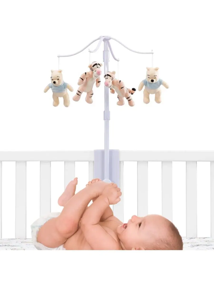 Музыкальный мобиль для детской кроватки Disney Baby «Винни-Пух обнимает» - соска-пустышка Lambs & — изображение 2 из 6