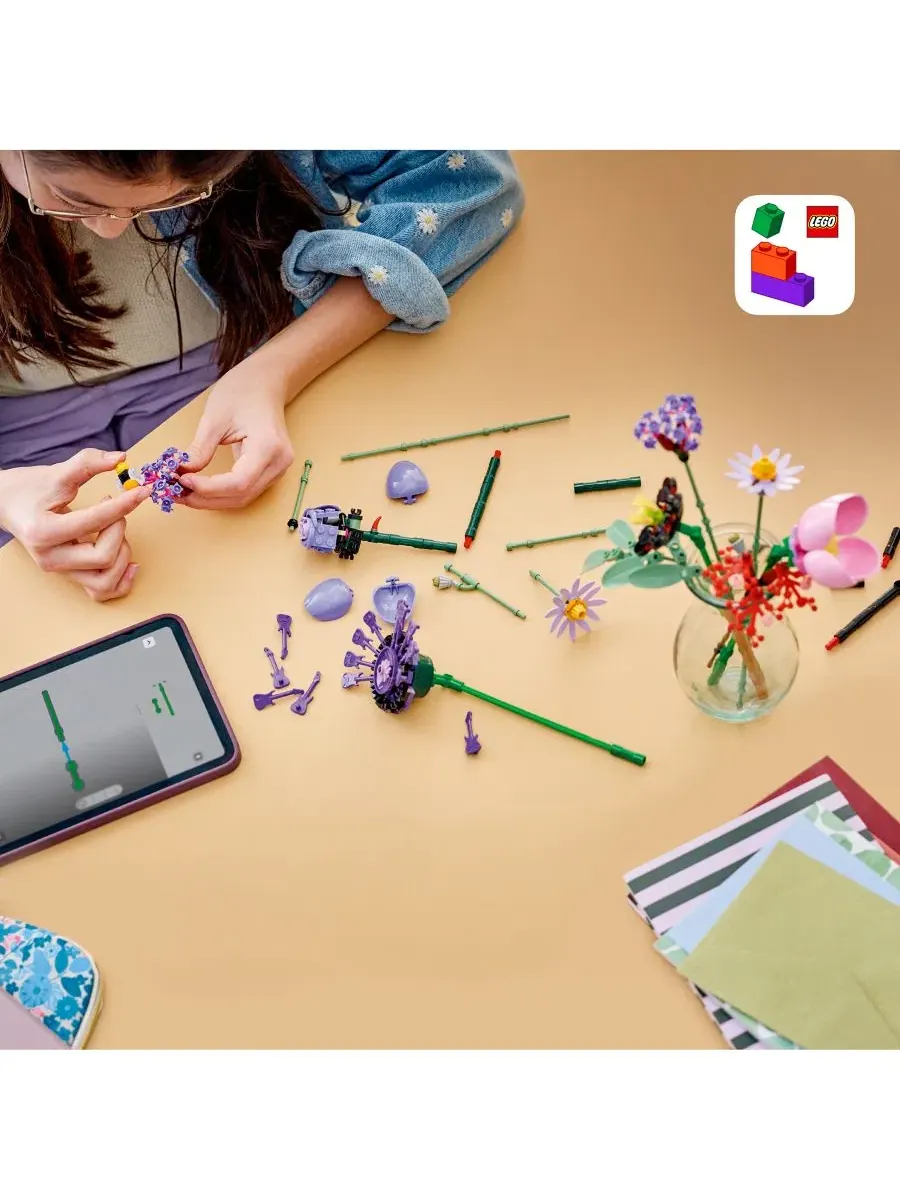 Конструктор LEGO Botanicals Olivia Rodrigo's Flower Bouquet, 400 деталей — изображение 5 из 6, нет цвета