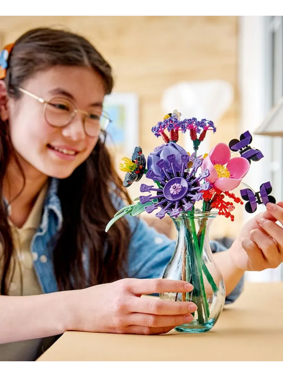 Конструктор LEGO Botanicals Olivia Rodrigo's Flower Bouquet, 400 деталей — изображение 6 из 6, нет цвета