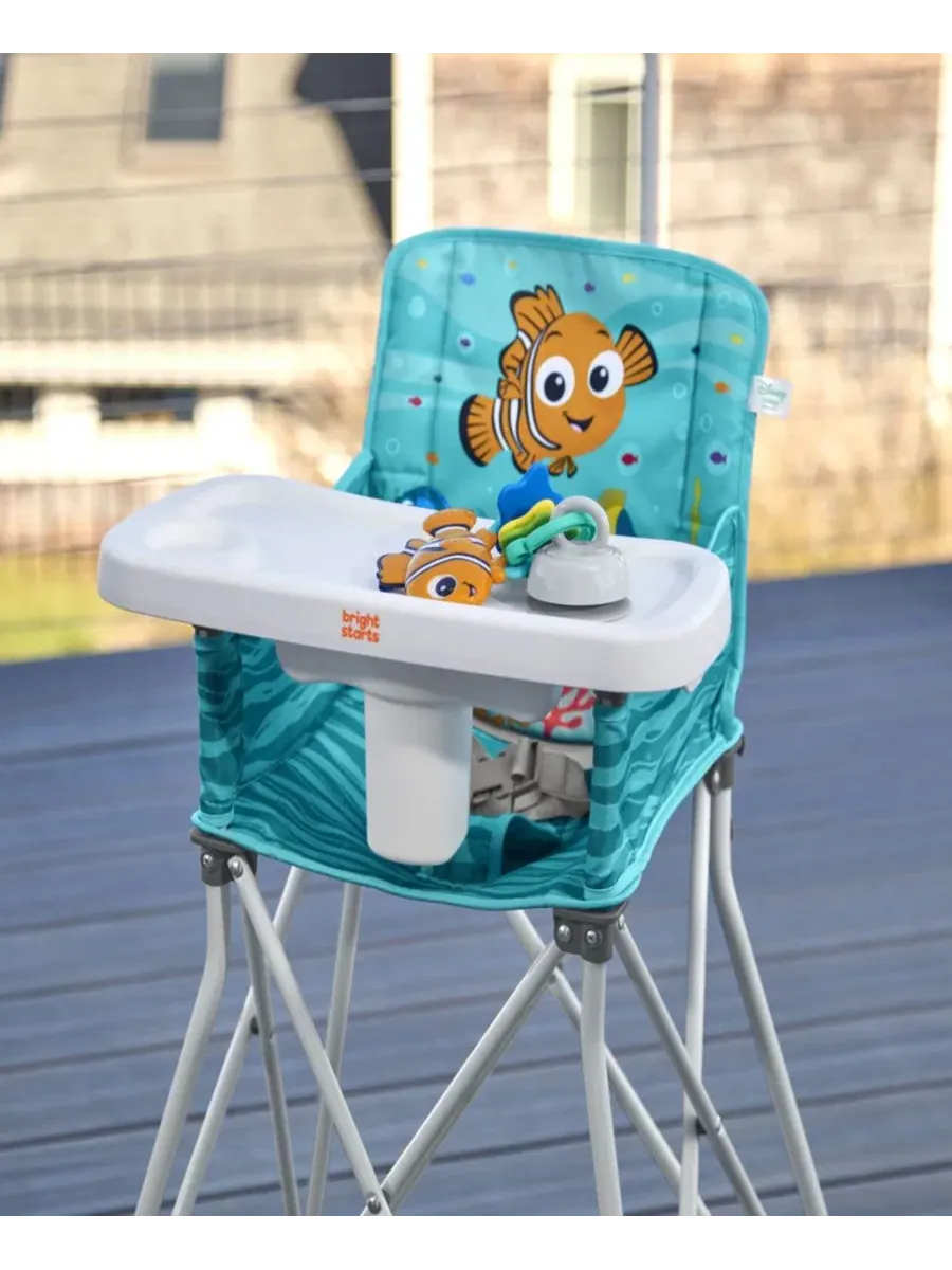 Детский портативный стульчик для кормления Disney Baby Finding Nemo Pop N Dine Bright Starts — изображение 2 из 4, мульти