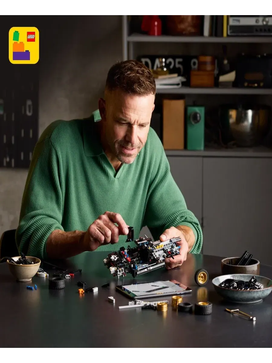 Конструктор Technic 1966 Ford GT40 MKII Race Car, 793 детали Lego — изображение 6 из 6, нет цвета