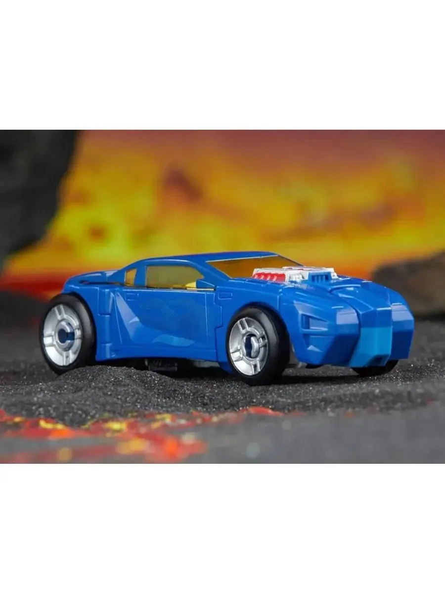 Фигурка Autobot Side Burn, 14 см, Legacy United Transformers — изображение 5 из 6, нет цвета