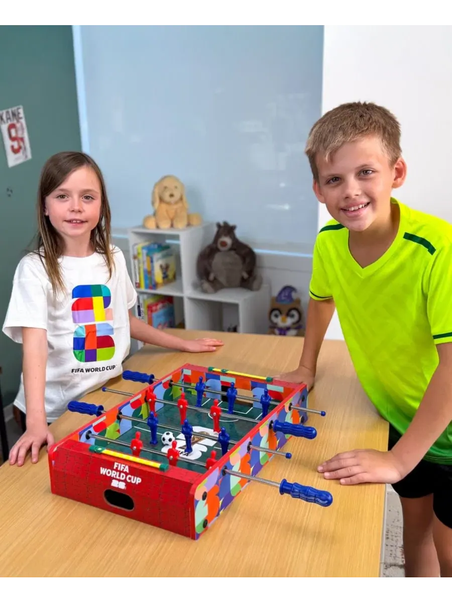 Настольный футбол с графикой Супергероя World Tech Toys — изображение 4 из 7, нет цвета