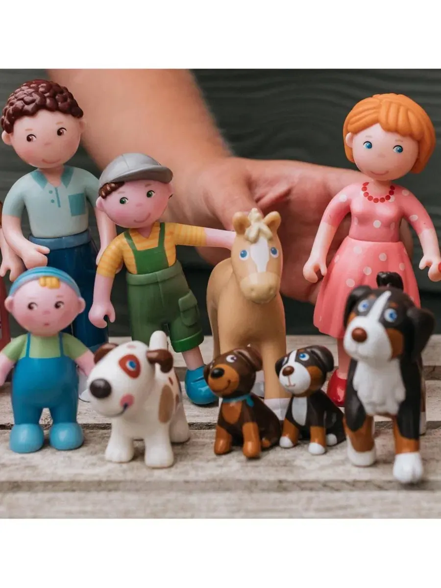 Игрушечная фигурка собачки Лаки из серии Little Friends с будкой и деревянными костями Haba — изображение 6 из 7, красный