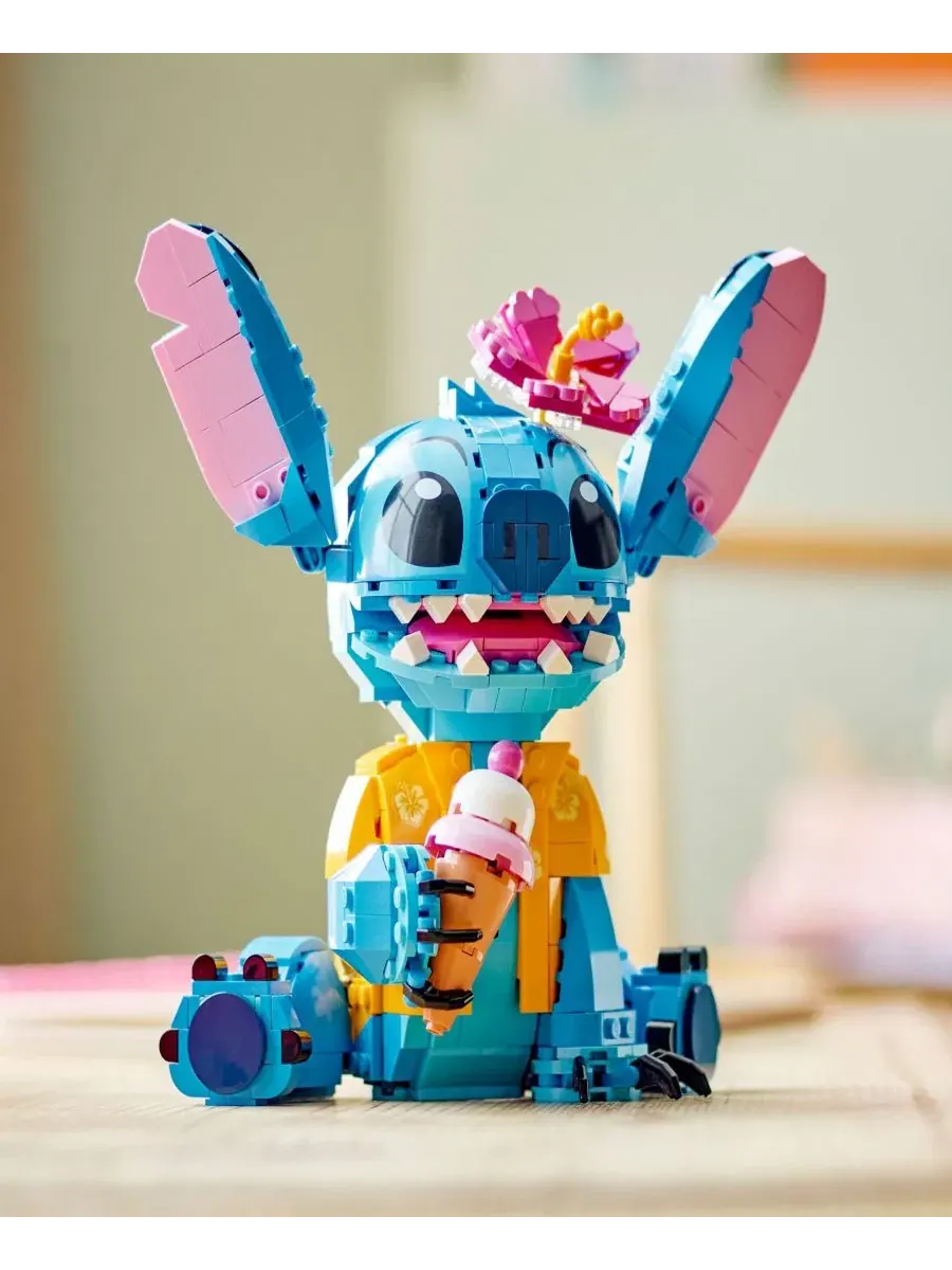 Конструктор LEGO Disney Classic Stitch 43249, 730 деталей — изображение 6 из 6, мульти
