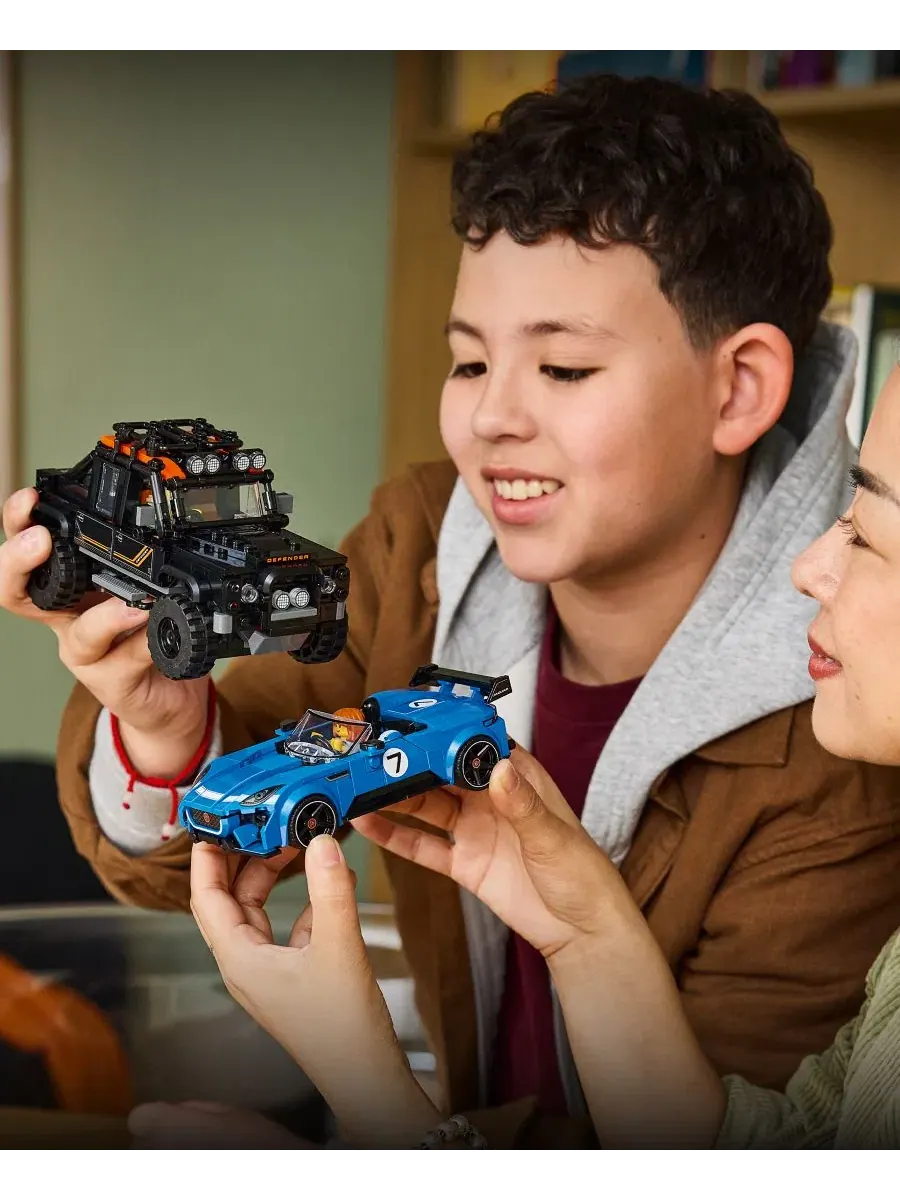 Конструктор LEGO Speed Champions Jaguar Project 7 Land Rover Defender 77264, 740 деталей LEGO — изображение 5 из 6, нет цвета