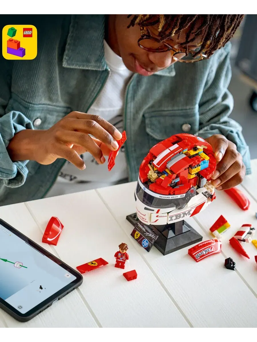 Конструктор LEGO Editions Scuderia Ferrari HP Charles Leclerc Helmet 43014, 886 деталей LEGO — изображение 6 из 6, нет цвета