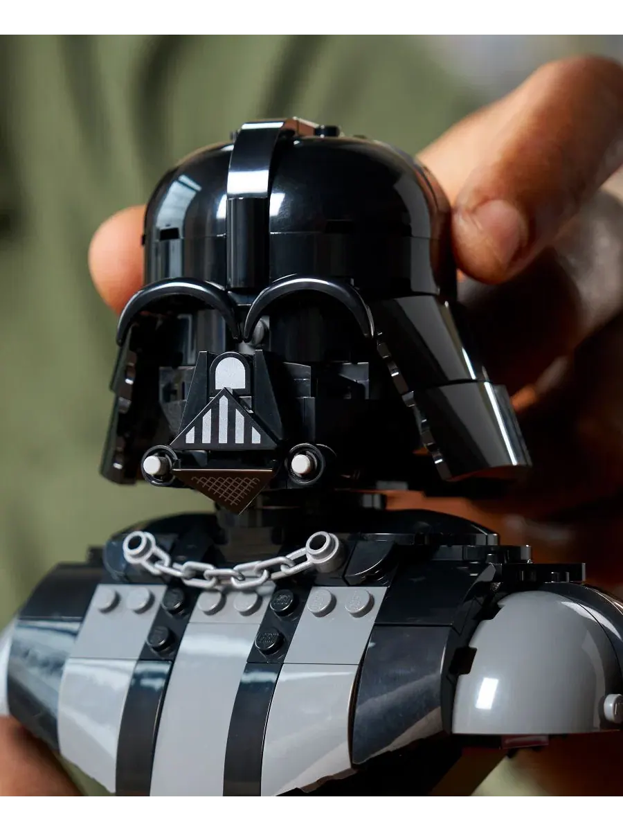 Конструктор LEGO Star Wars Darth Vader Bust, 349 деталей, для взрослых — изображение 4 из 6, нет цвета
