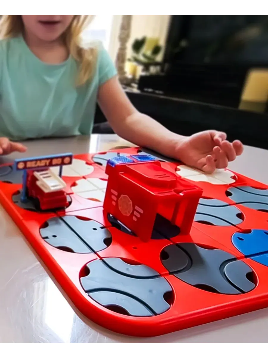 Игровой набор A-Maze Tracks DIY с пожарной машинкой, 34 детали Flipo — изображение 5 из 5, красный