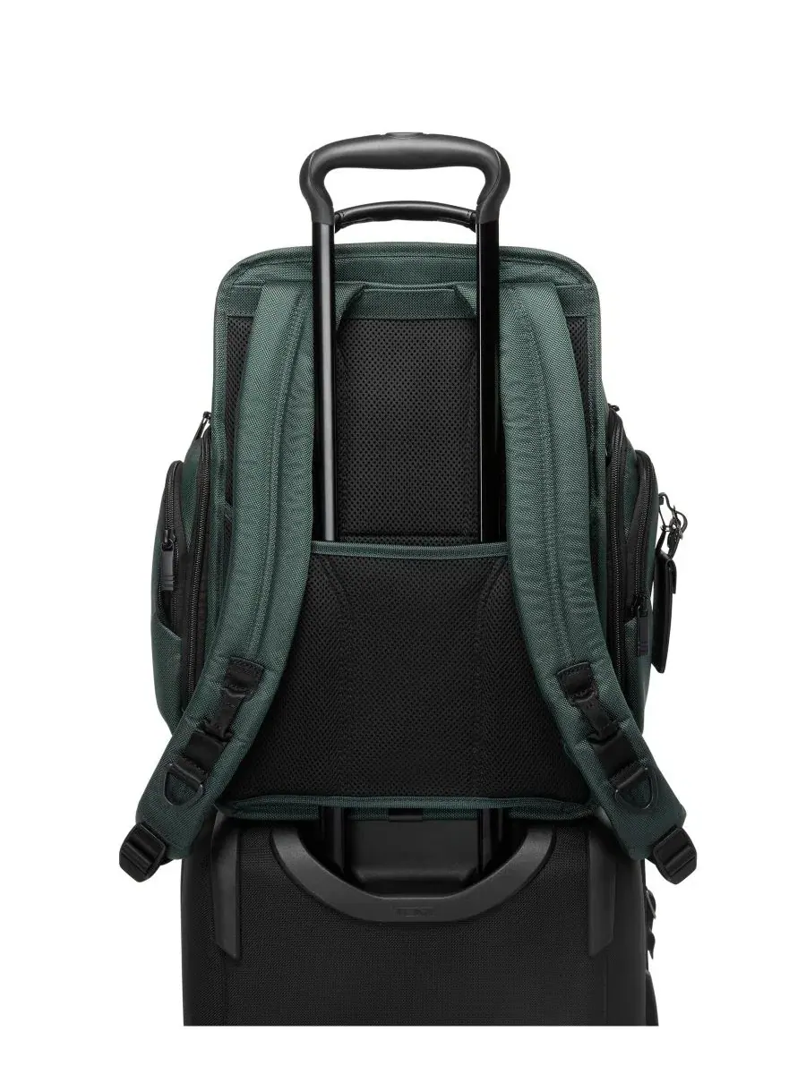 Рюкзак 43 см с камуфляжным принтом Alpha 17" Brief Pack Backpack TUMI, Deep Pine — изображение 4 из 8
