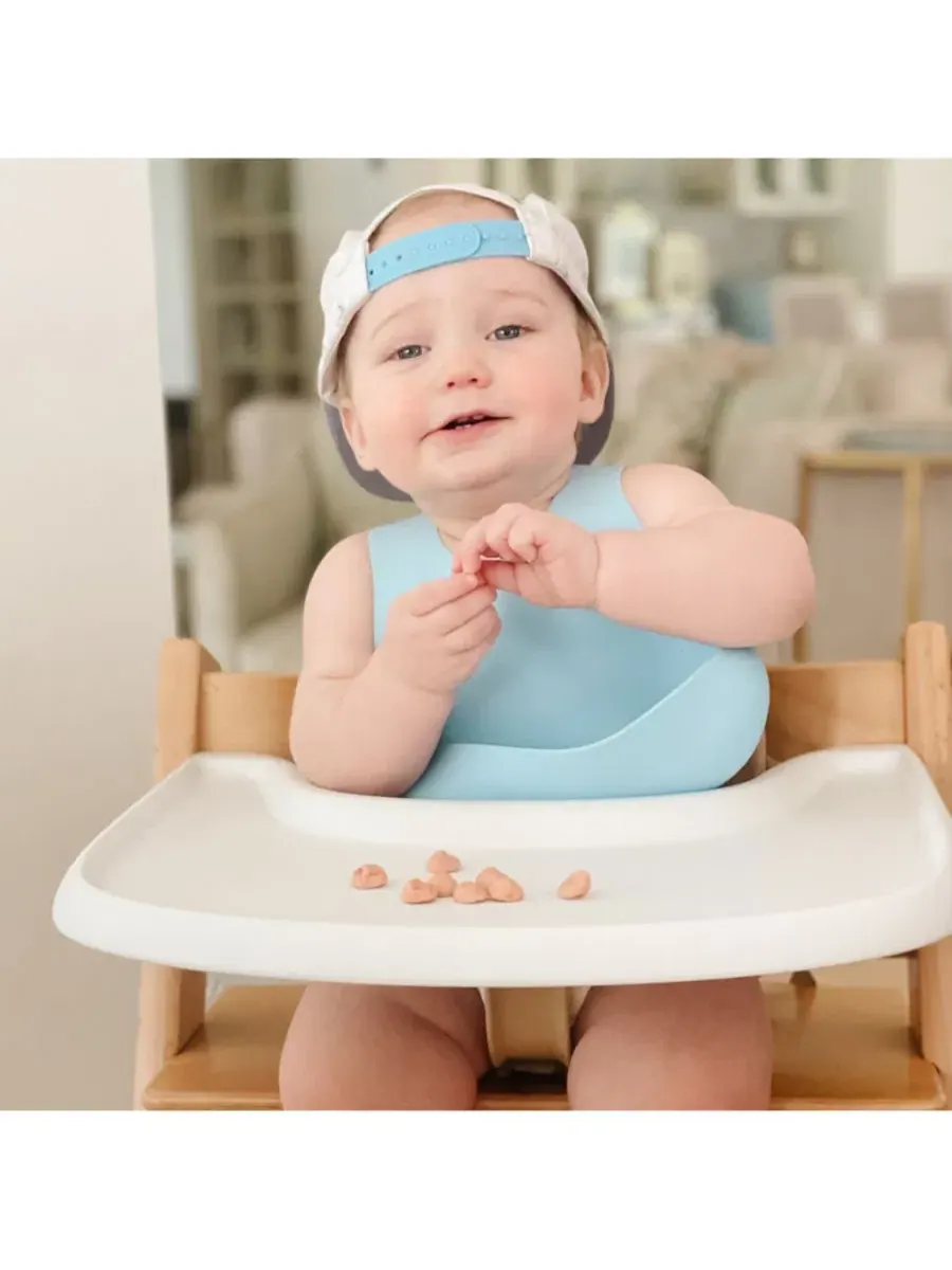 Универсальный силиконовый нагрудник с магнитами Babynetic — изображение 2 из 6