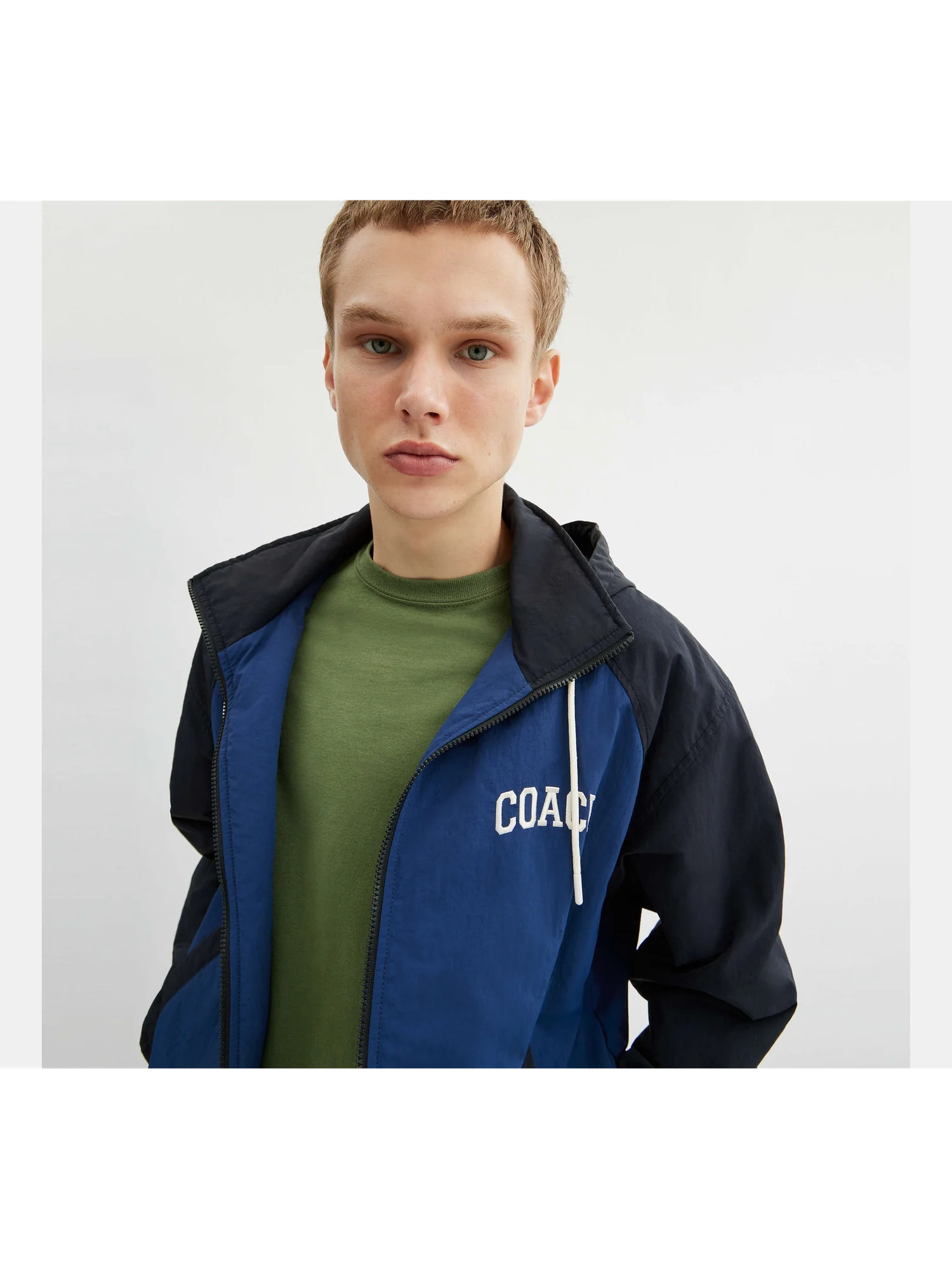 Стадионная куртка Coach из переработанного полиамида — 14