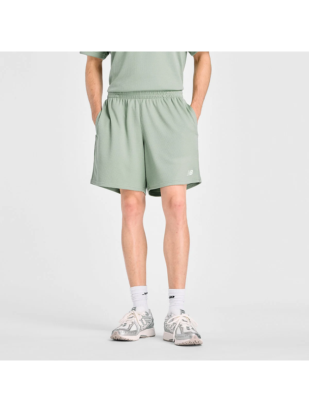 Шорты New Balance Textured Check оливковые — 1