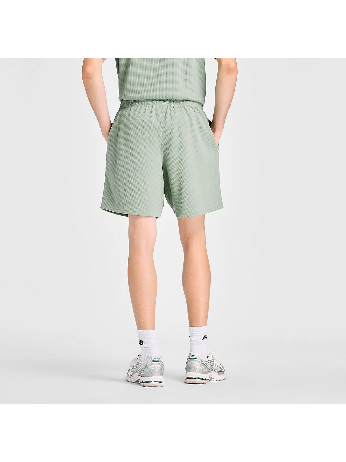 Шорты New Balance Textured Check оливковые — 3