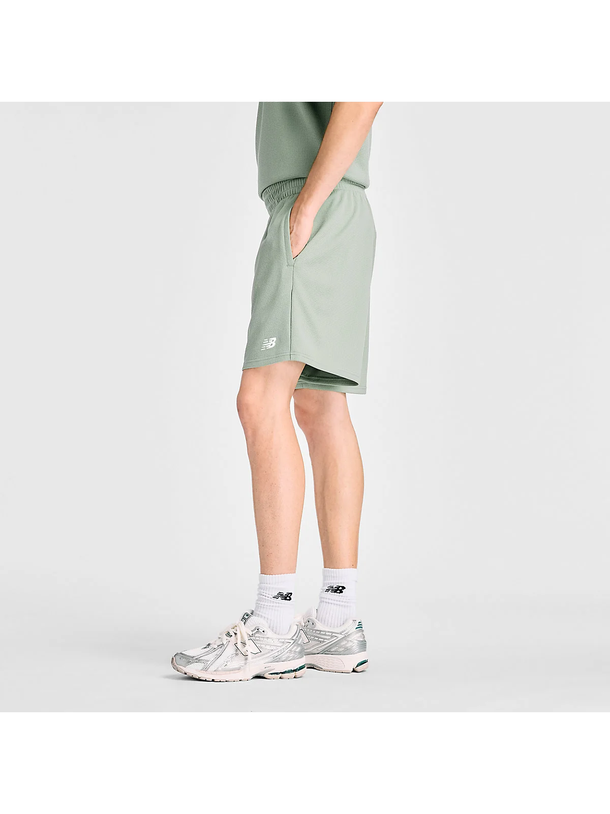 Шорты New Balance Textured Check оливковые — 4