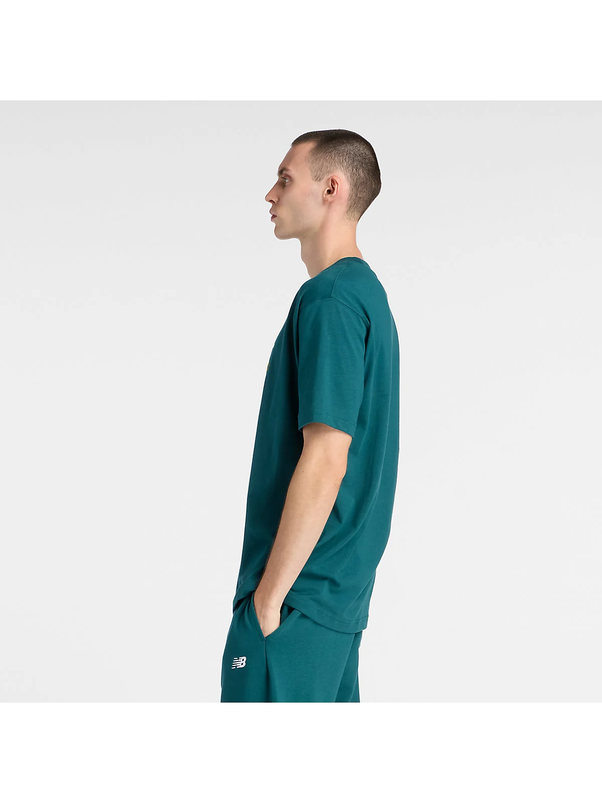 Футболка New Balance Linear Lines — 5