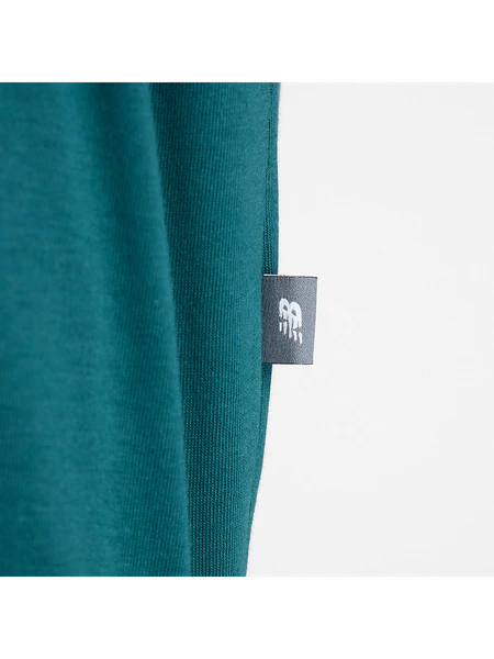 Футболка New Balance Linear Lines