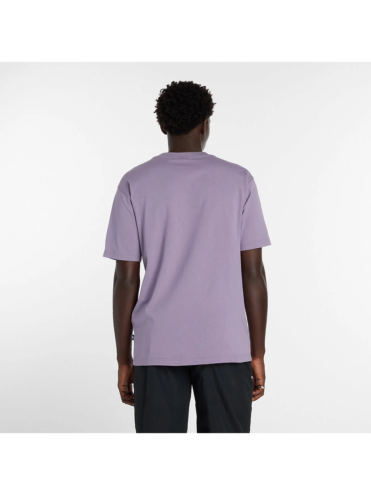 Футболка New Balance Athletics Premium Relaxed сиреневая — 4