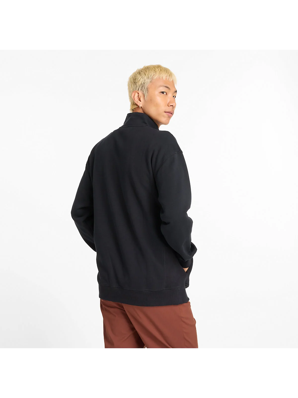 Пуловер New Balance Athletics Fleece 1/2 Zip черный — 3