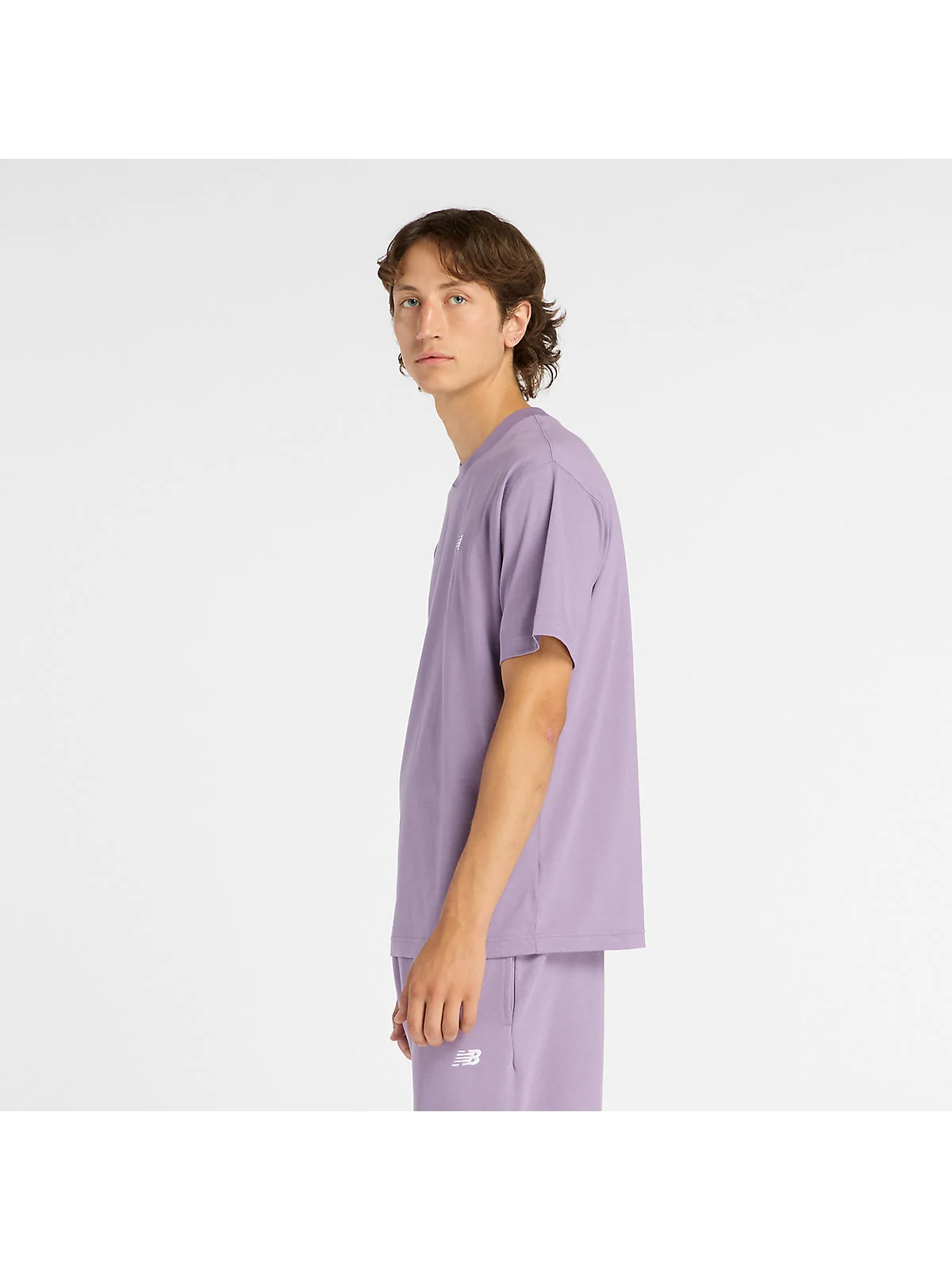 Футболка New Balance Sport Essentials Cotton фиолетовая — 4