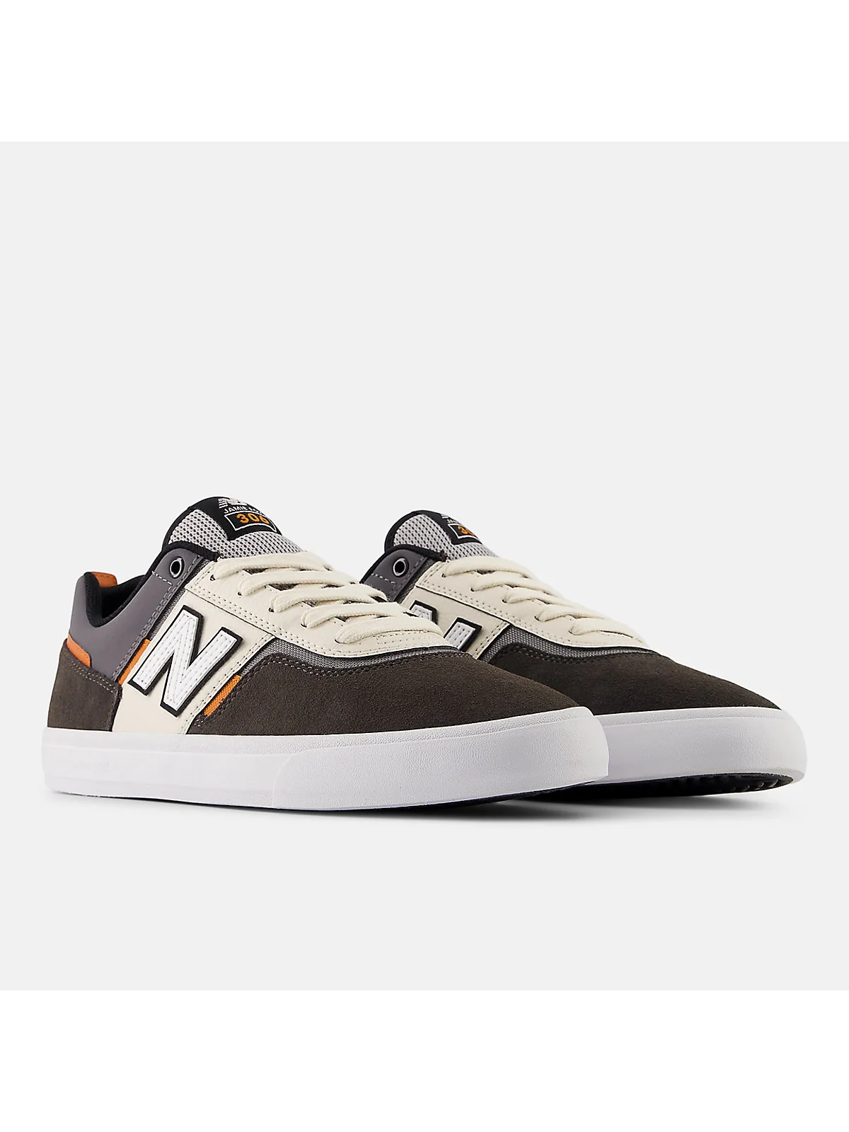 Чёрные кроссовки New Balance Numeric 306 вид спереди, парная обувь.