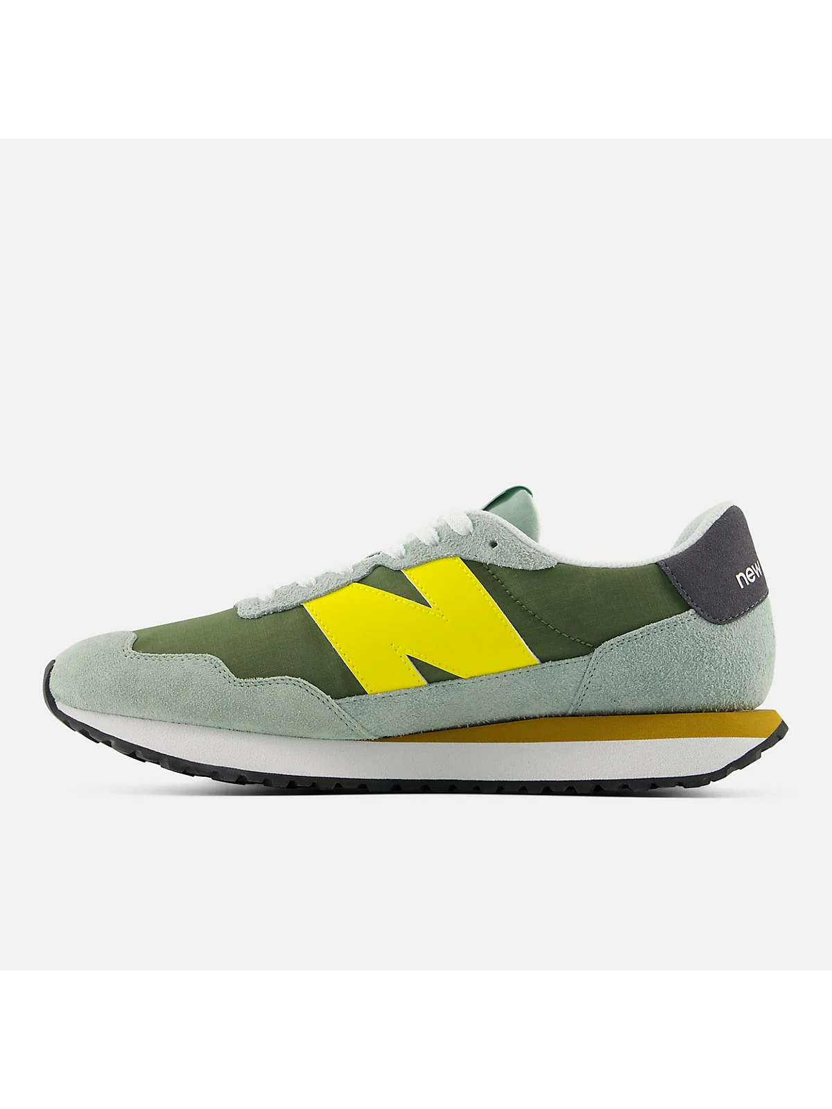 Кроссовки New Balance 237 индиго, вид сверху на сетку и вставки