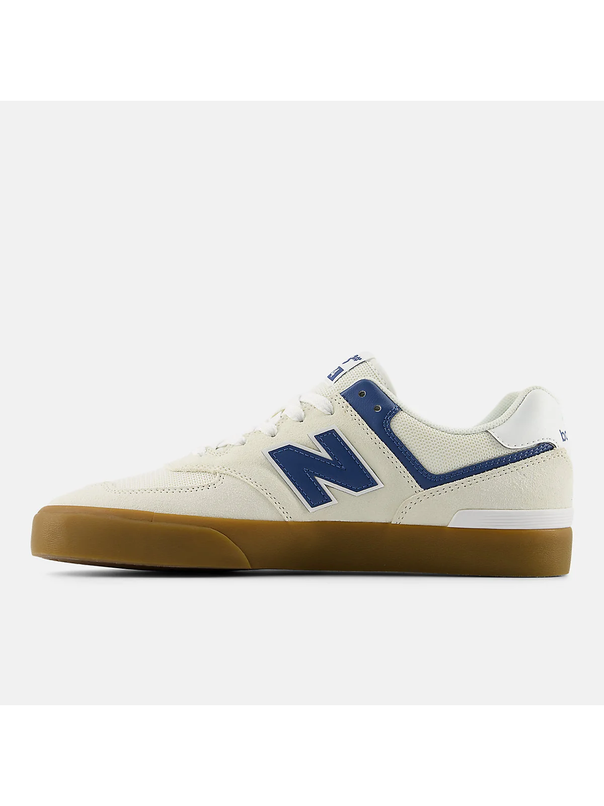 Подошва чёрных кед New Balance 574 Vulc классического дизайна