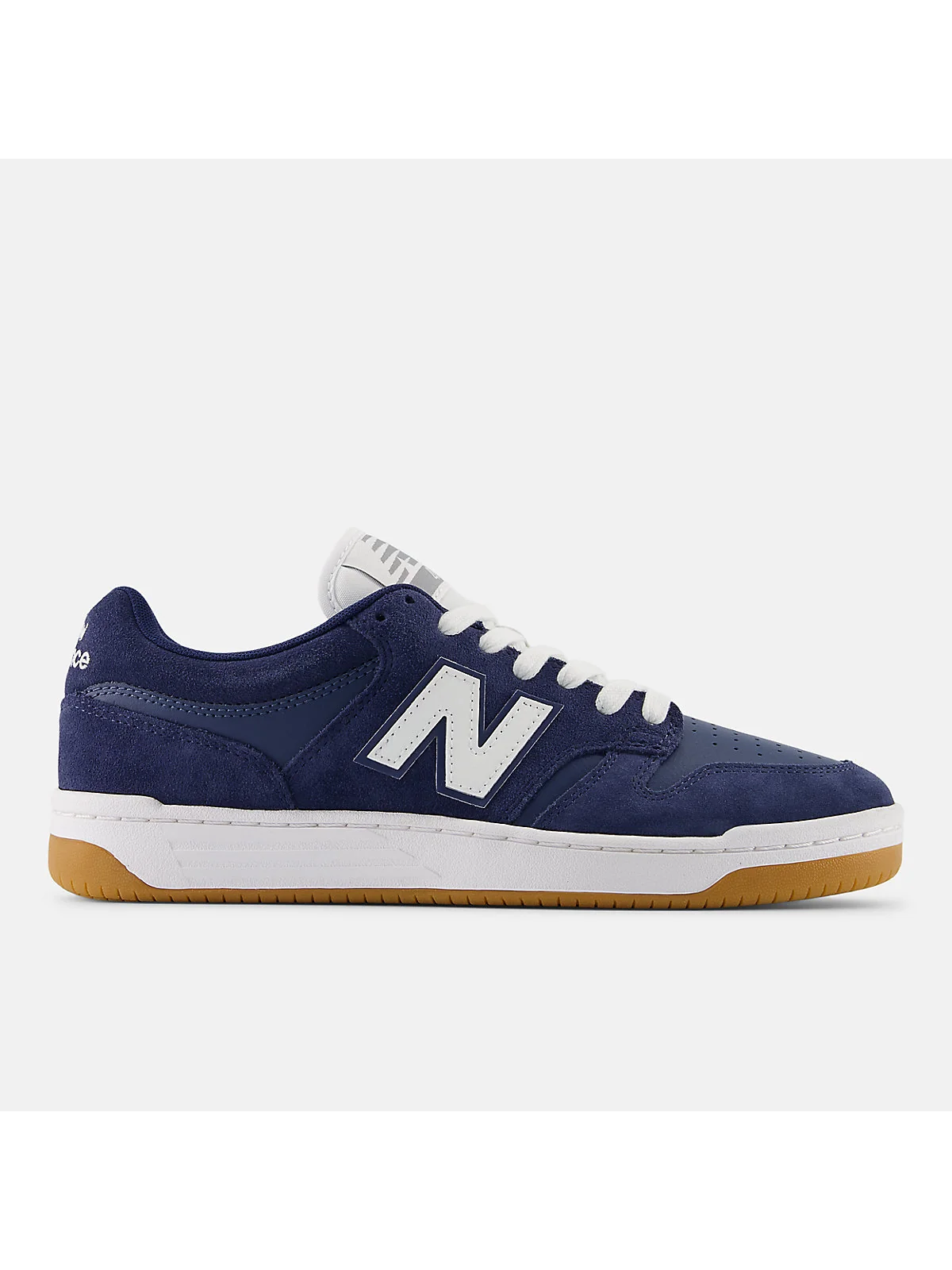 Тёмно-синие кроссовки New Balance 480 с белым логотипом, вид сбоку.