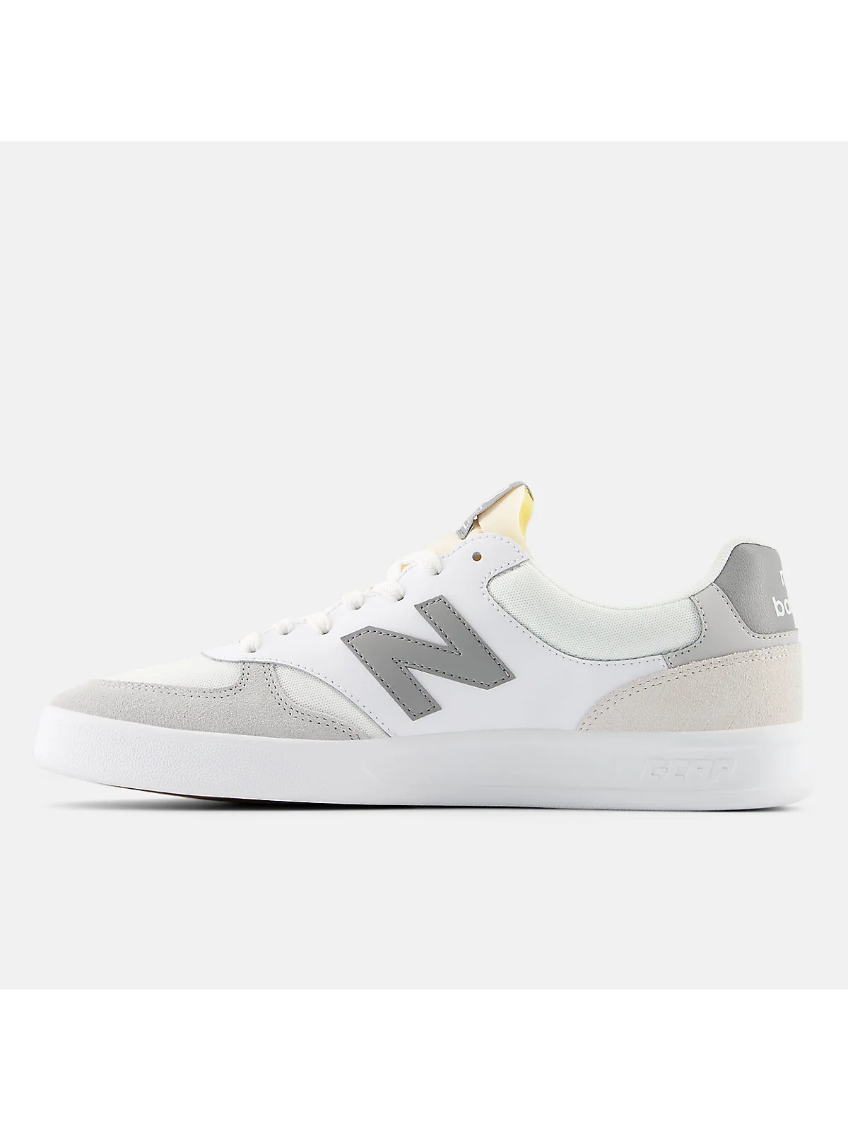Кроссовок New Balance 300 Court, трёхчетвертной ракурс