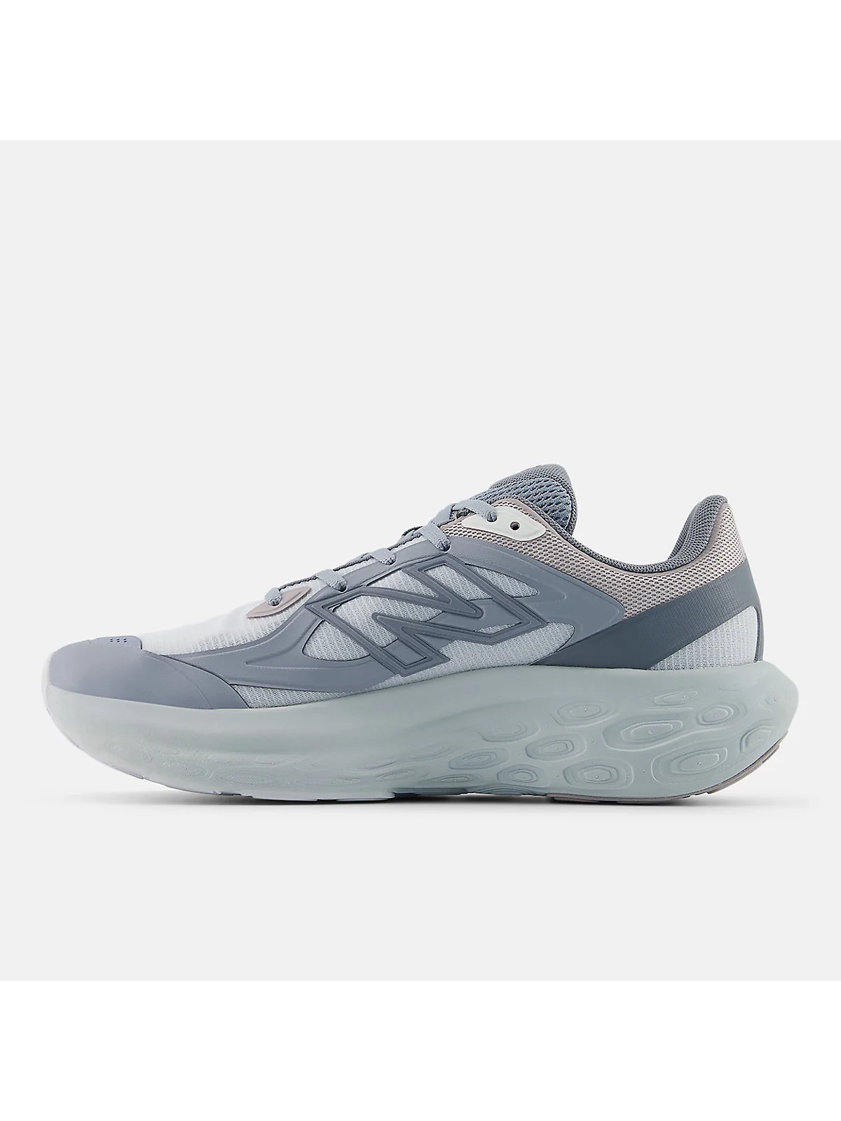 Кроссовок New Balance Fresh Foam Trainer, боковой вид со спины