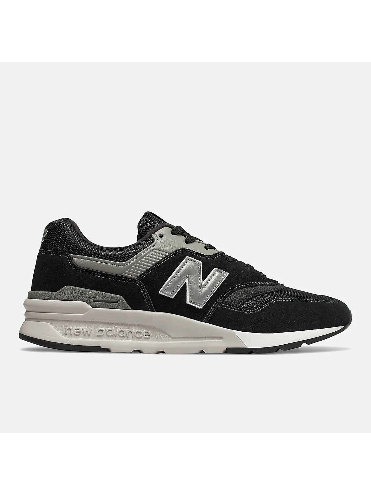 Чёрные кроссовки New Balance 997H с серебристыми вставками, вид сбоку.
