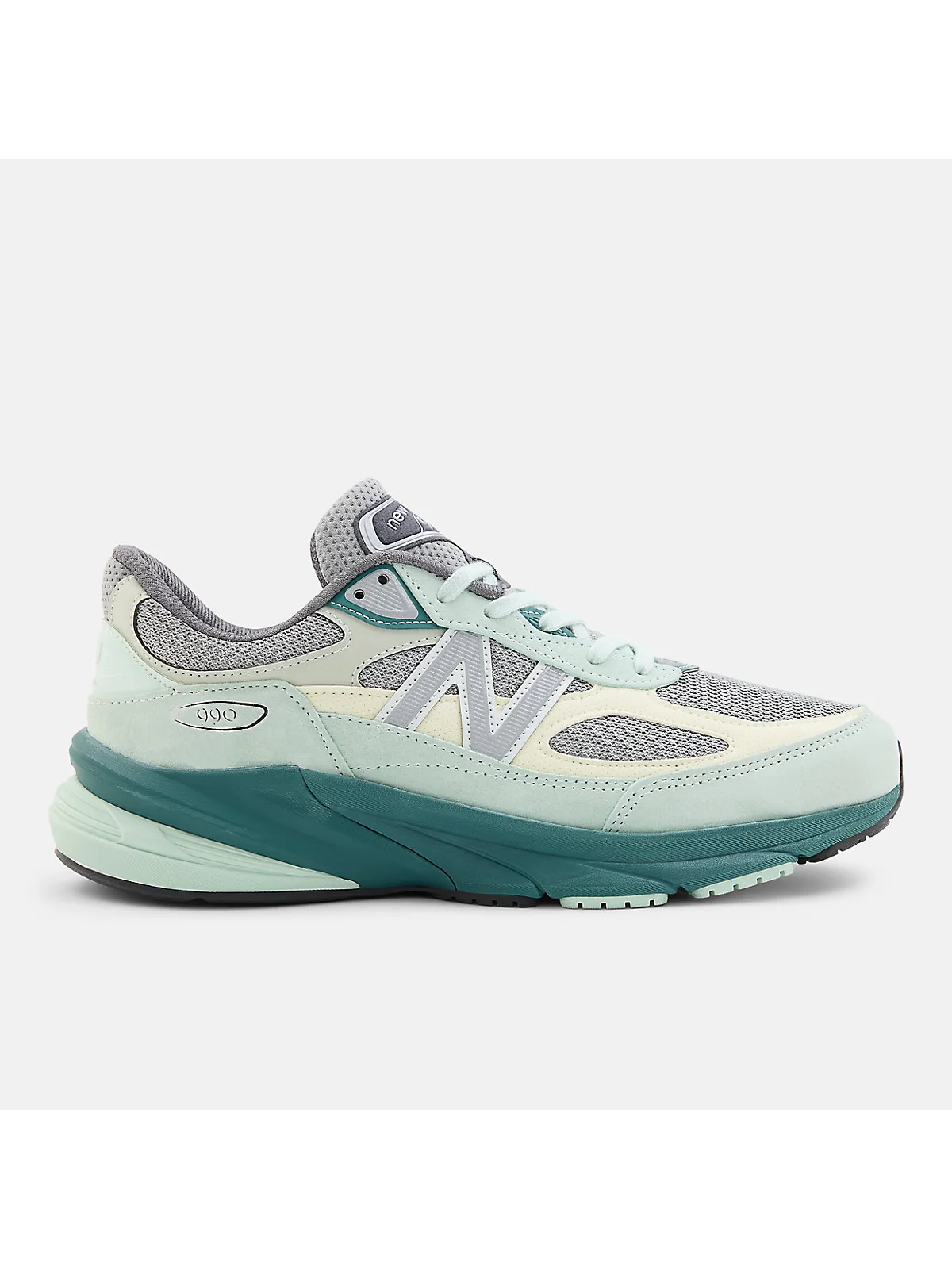 Кроссовки New Balance 990v6 цвета индиго, другой ракурс