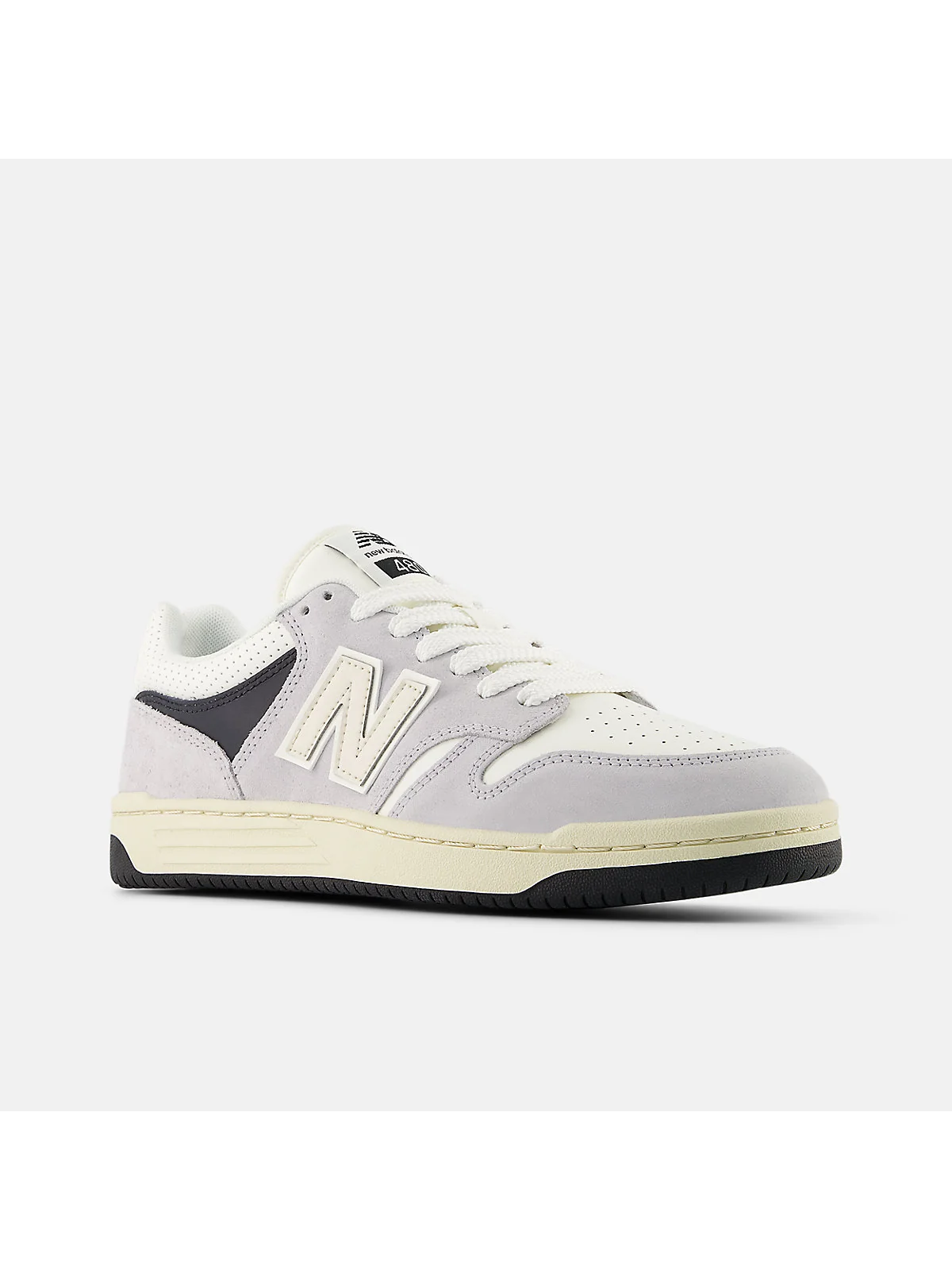Серые кроссовки New Balance 480, вид в три четверти