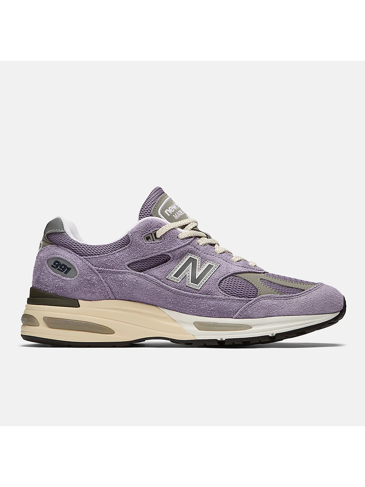 Кроссовки New Balance 991v2 Grounded землисто-золотые с охрой, вид сбоку.