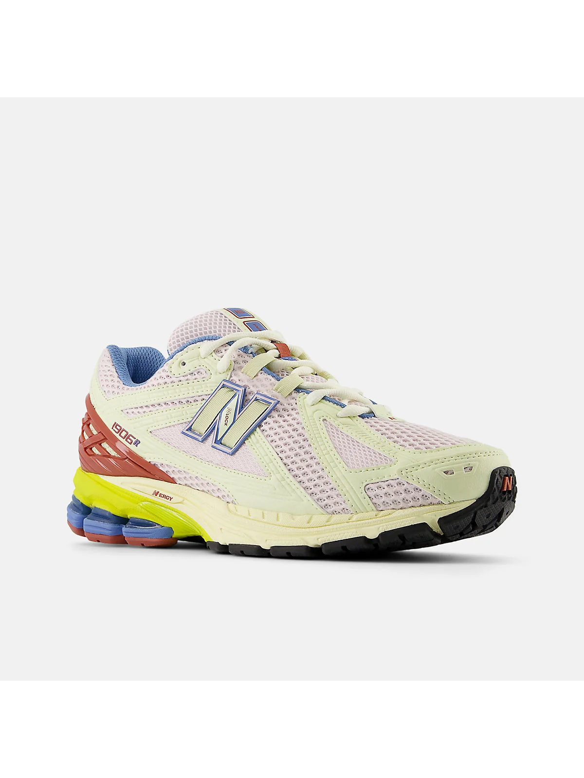 Кроссовки New Balance 1906R зелёные, вид сбоку с графикой волны.