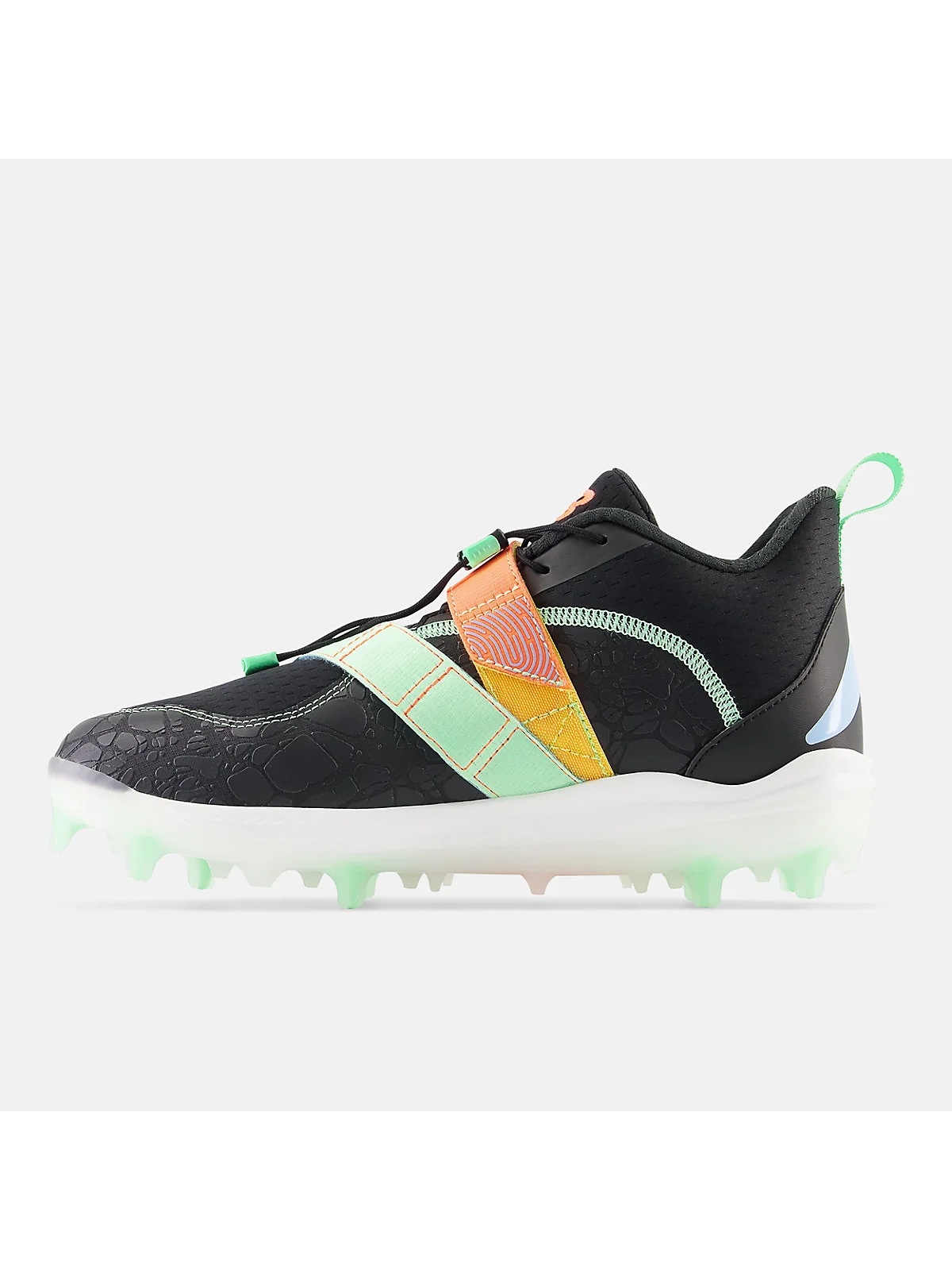 Шиповки New Balance FuelCell Lindor 2 Comp, боковой ракурс с деталями.