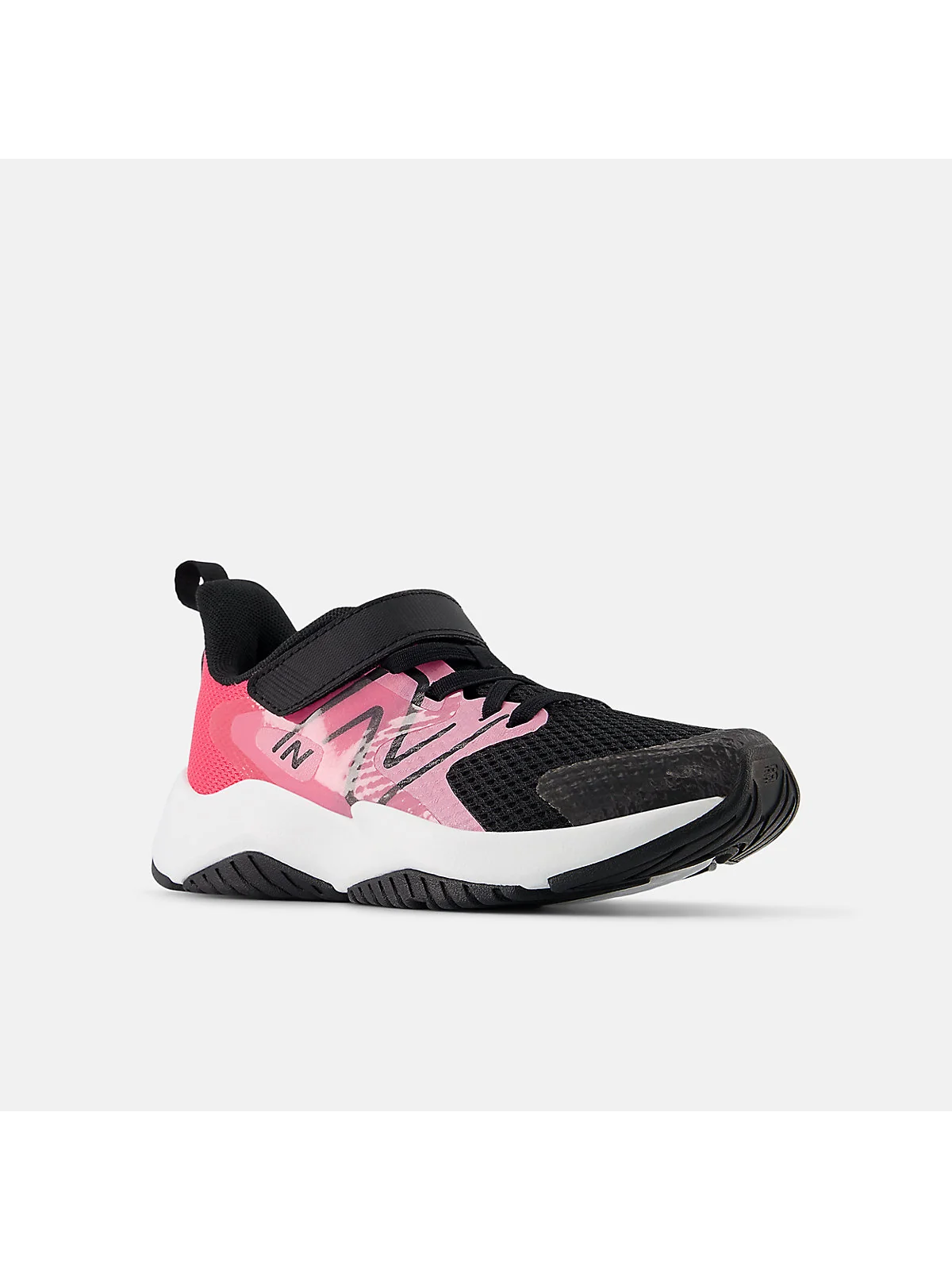 Розовые кроссовки New Balance Rave Run v2 со стороны