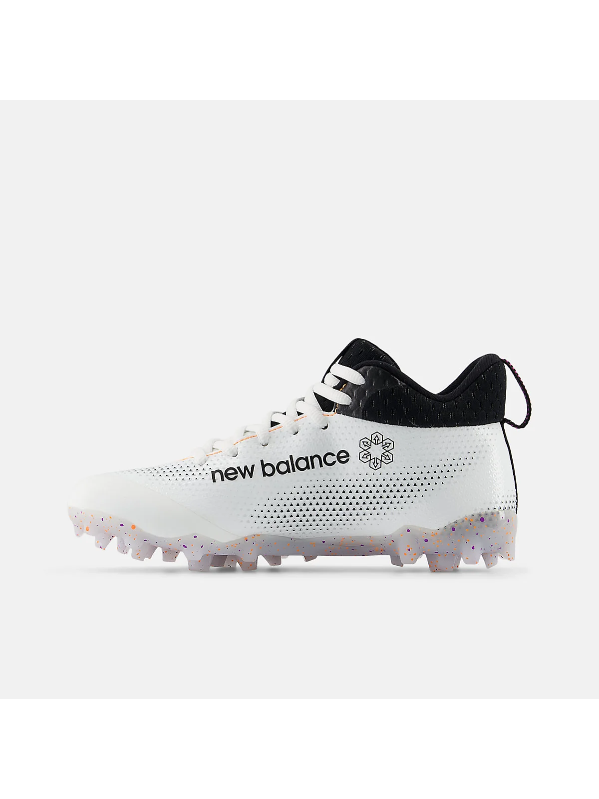 Вид подошвы с цветными шипами бутс New Balance FreezeLX v5