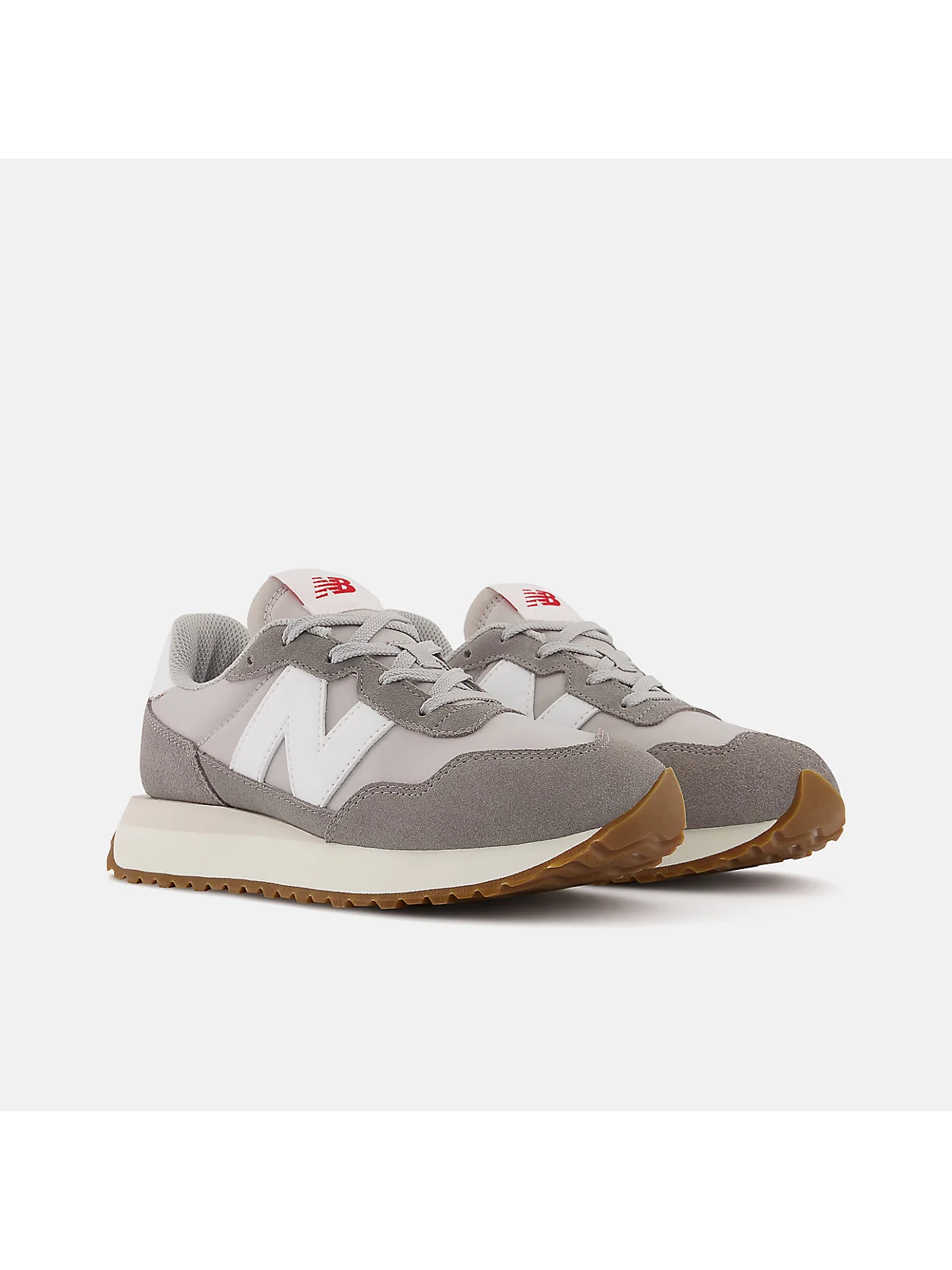 Синие кроссовки New Balance 237 на шнурках, вид с двух ракурсов
