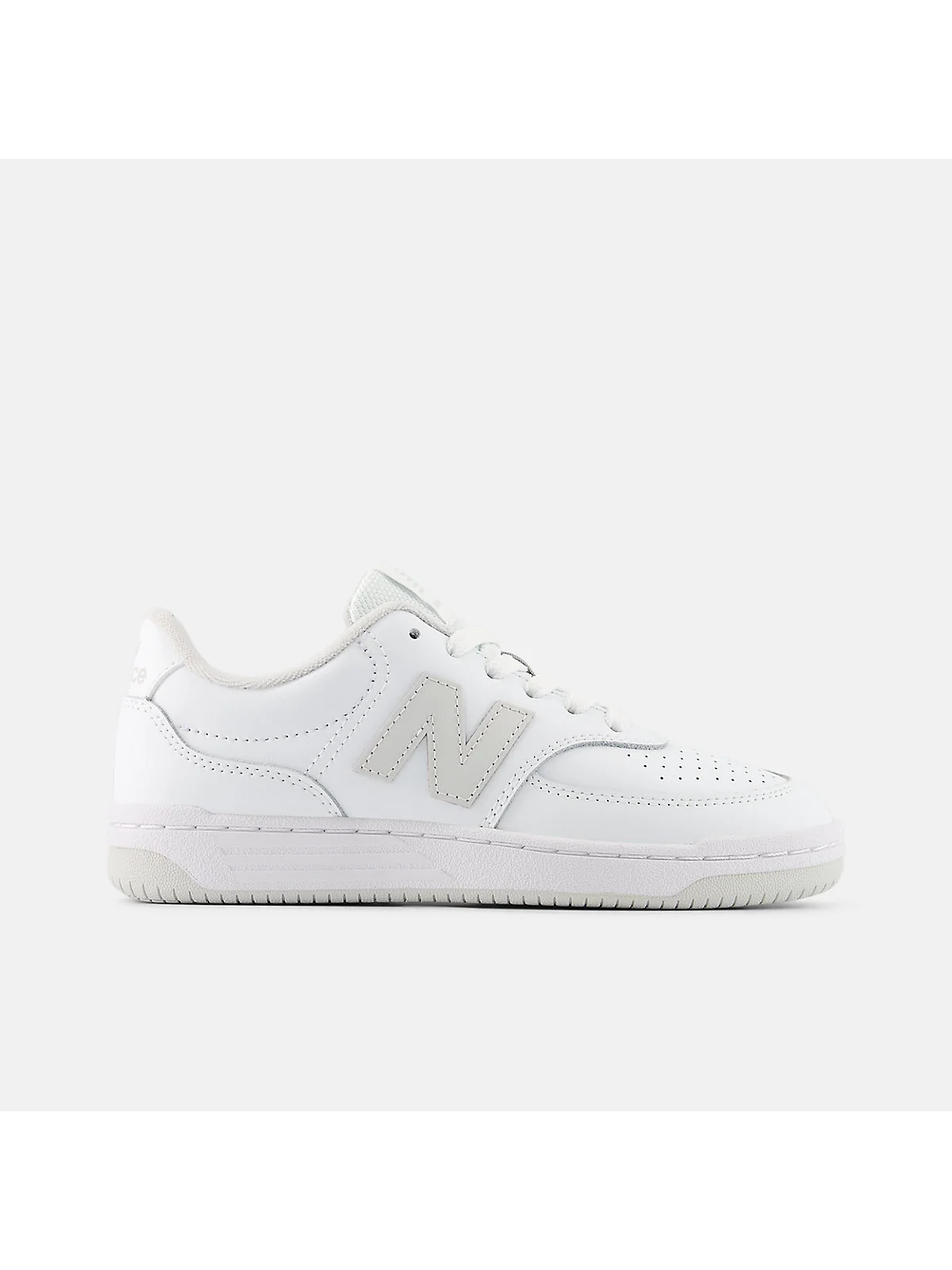 Детские кроссовки New Balance 080 белые с серым логотипом, вид сбоку