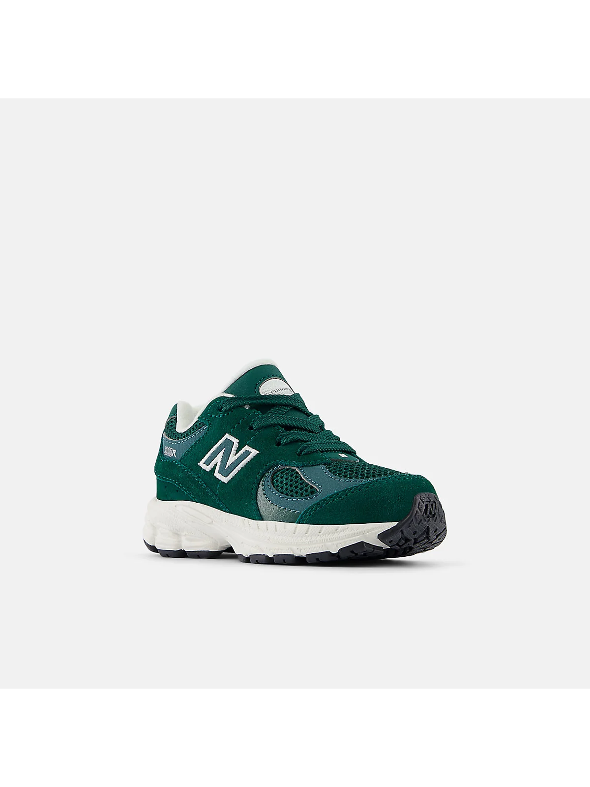 Кроссовки New Balance 2002 зелёные, другой ракурс сбоку.