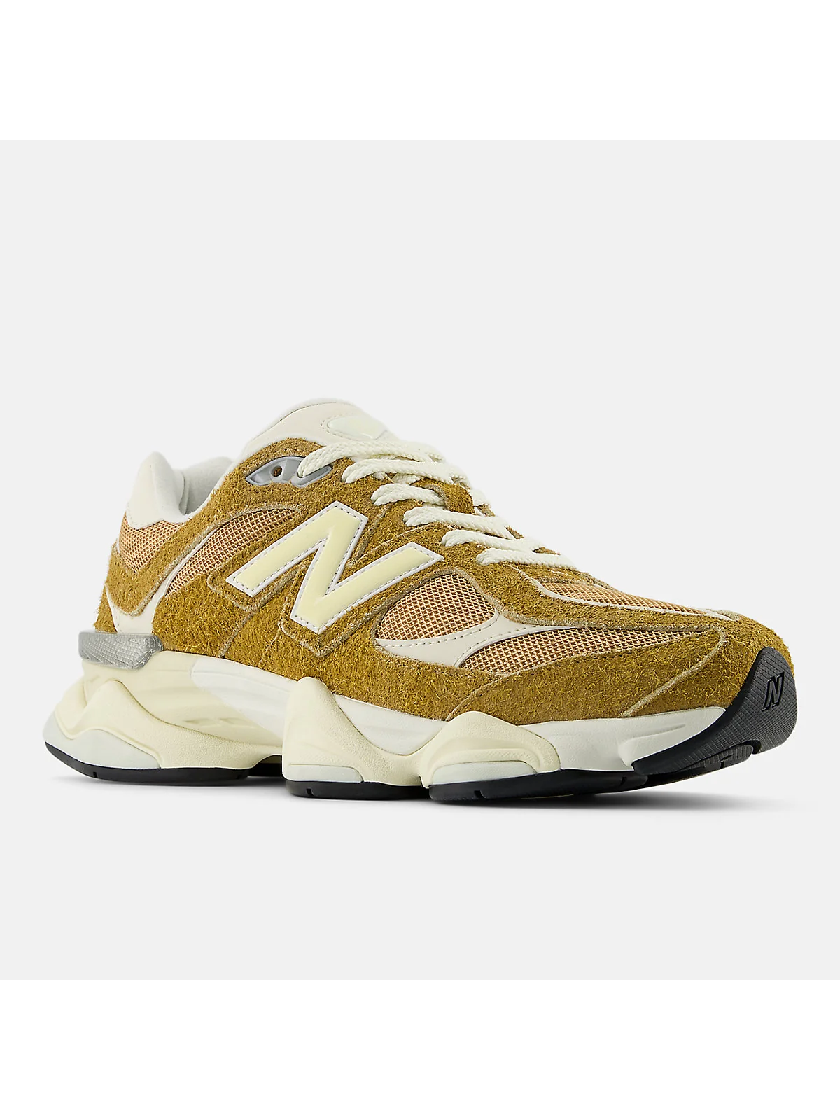 Кроссовки New Balance 9060 в тёплом степном тоне, вид с другого угла.