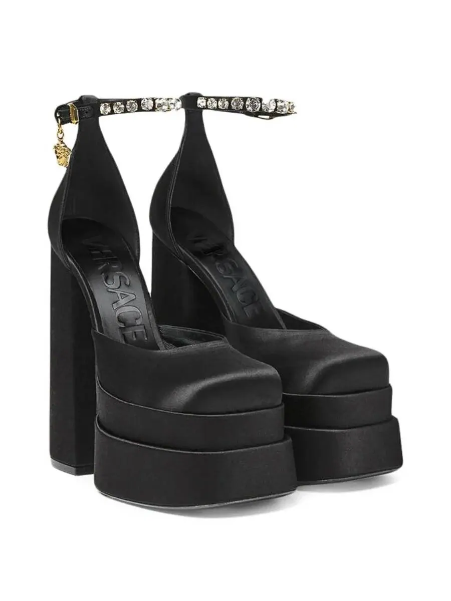Туфли на платформе из сатина Versace Medusa Aevitas — изображение 2 из 3, черный