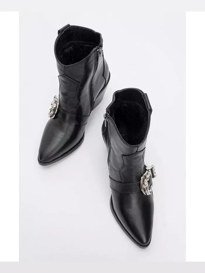 Любые кожаные ботинки с пряжкой (женские) Forever & Always Shoes — изображение 2 из 3, черный