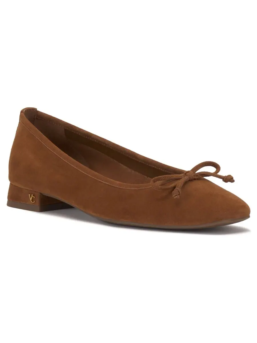 Балетки на каблуке с бантом Jenlea Burnt Sugar Suede Vince Camuto