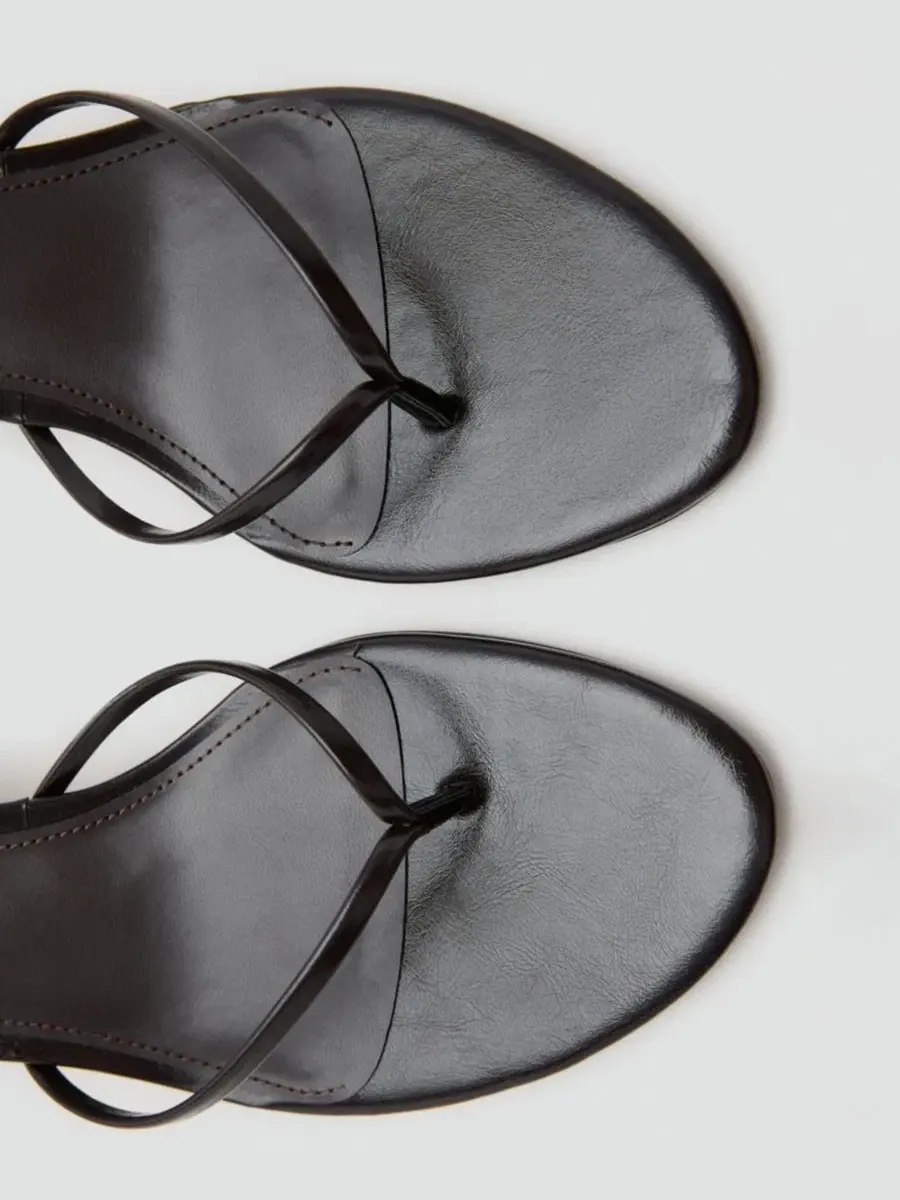 Босоножки на каблуке с ремешком на щиколотке, открытый носок, модель Strappy Heeled Sandals MANGO — изображение 6 из 10