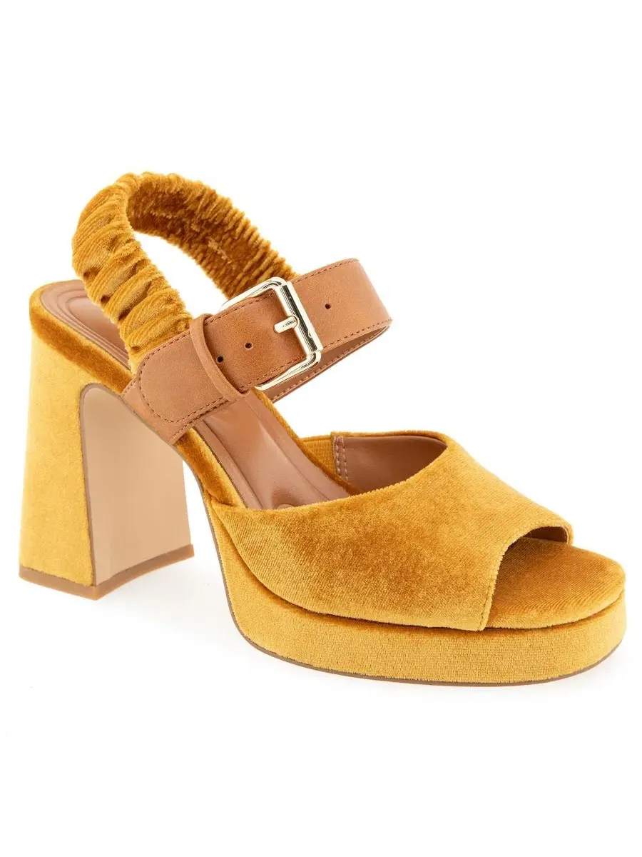 Босоножки на танкетке с квадратным носком Finzee Velvet Platform Sandal Christian Siriano — коричневый